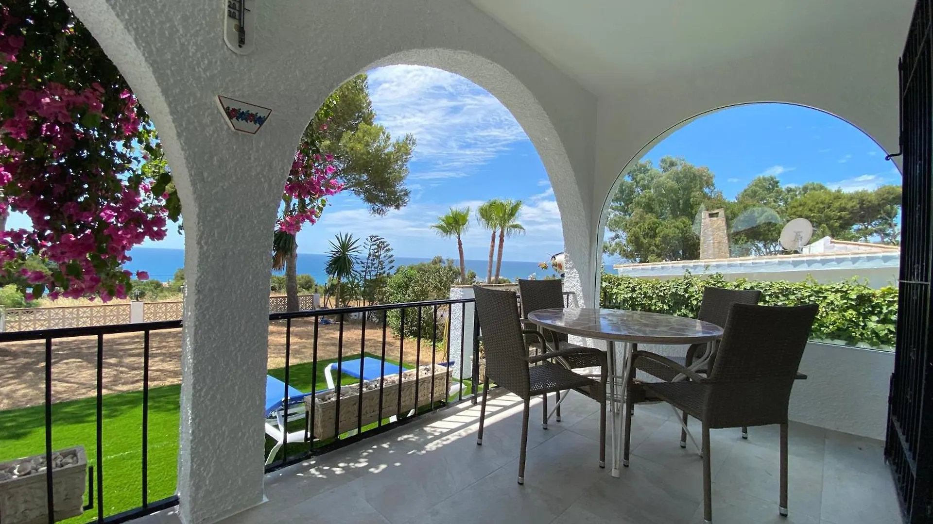 Independent Villa Beach House El Bosque La Cala De Mijas