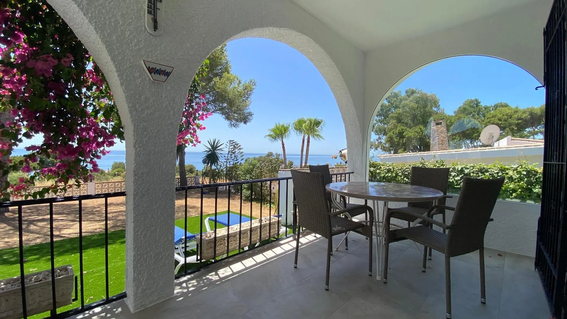 Independent Villa Beach House El Bosque La Cala De Mijas Holiday home