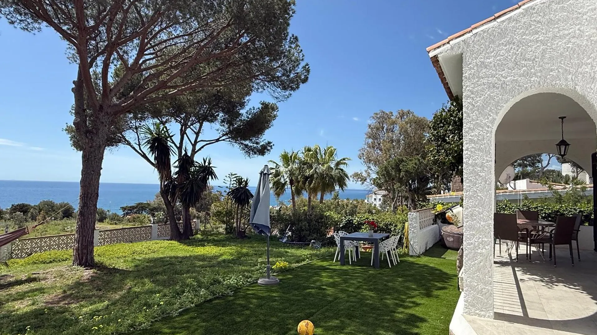 Independent Villa Beach House El Bosque La Cala De Mijas Holiday home