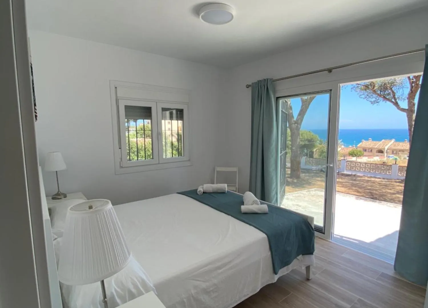 Independent Villa Beach House El Bosque La Cala De Mijas